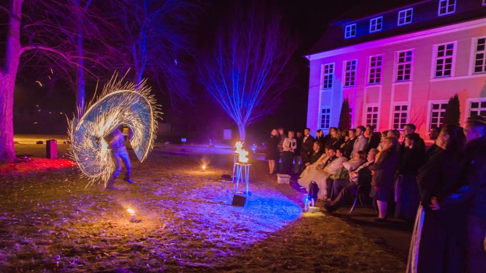 Wunderschöne Hochzeitsfeuershow als Hochzeitsgeschenk